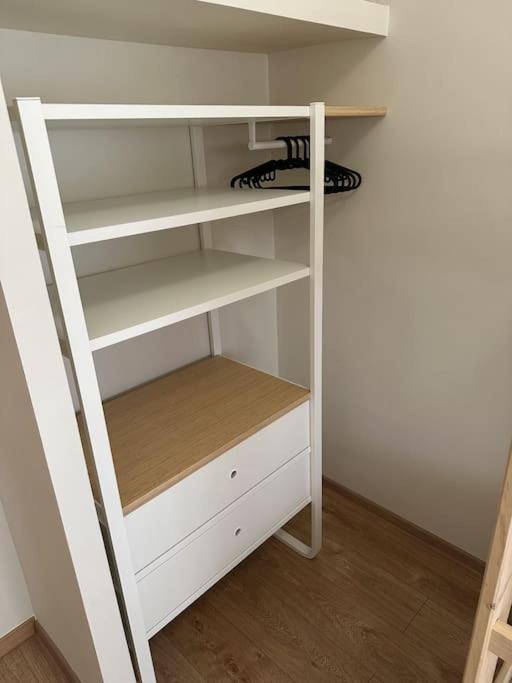 Comfortable In Center With Private Parking Garage *