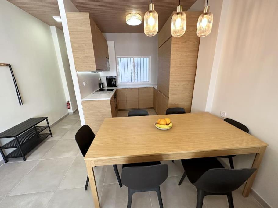 Comfortable In Center With Private Parking Garage Apartamento *