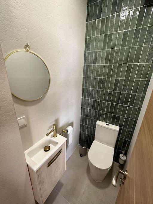 Apartamento Comfortable In Center With Private Parking Garage Málaga