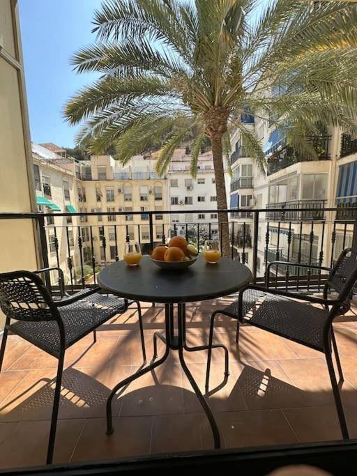 Comfortable In Center With Private Parking Garage Apartamento