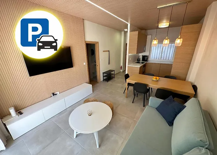 Comfortable Apartment In Center With Private Parking Garage